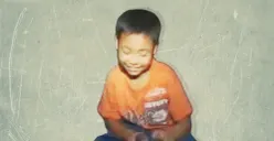 Ponari, si dukun cilik dengan batu petir ajaib dari Jombang yang menggemparkan Indonesia pada 2009.