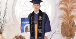Foto Risky Aly ketika wisuda double degree. (Sumber: Dari Risky Aly setelah sesi wawancara selesai)