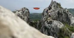 Wisata hammock karst Citatah jadi salah satu aktivitas produktif yang sejalan dengan upaya konservasi lingkungan tebing kapur.