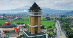 Menara Sabilulunga, salah satu ikon baru Soreang. (Sumber: Wikimedia)