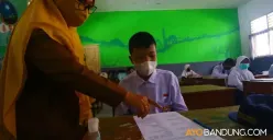 Mengenang Guru, Hikayat Oemar Bakri