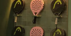 Ilustrasi raket padel. (Sumber: The Grand Central Court)