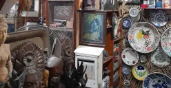 Pojok Barang-Barang Antik di Pasar Cikapundung, Kota Bandung (Sumber: Dokumentasi Pribadi | Foto: Arfi Pandu Dinata)