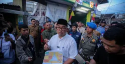 Walikota Bandung Muhammad Farhan mengunjungi Kelurahan Pelindung Hewan yang 62 warganya positif TBC.