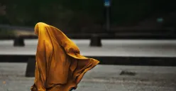Di sinilah letak masalah literasi religi, kita masih punya banyak PR yang belum selesai. (Sumber: Pexels/Janko Ferlic)