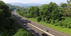 Tol Cipularang. (Sumber: Ayobandung | Foto: Irfan Al Faritsi)