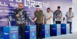 QRIS TAP dirancang untuk memberikan pengalaman transaksi nontunai yang praktis dan menyeluruh, baik di sektor transportasi publik maupun pusat perbelanjaan modern. (Sumber: Ayobandung.id | Foto: Eneng Reni Nuraisyah Jamil)