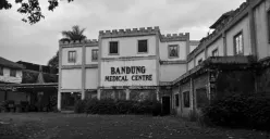 Gedung BMC yang banyak menyimpan kisah mistis. (Sumber: Ayobandung)