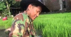 Petani Biasa yang mengubah desa dari sektor pertanian, Ahmad Suryana asal kampung nyalindung. (Foto: fikri syahrul mubarok/Sumber: Dokumentasi penulis)