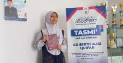 Balqis Rumaisha saat wawancara di SMP QLP Rabbani (Sumber: Dokumentasi Pribadi Penulis | Foto: Salsabiil Firdaus)
