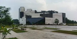 Perpustakaan Jusuf Kalla di Kawasan Universitas Islam Internasional Indonesia Kota Depok (Sumber: Dokumentasi Penulis | Foto: Dias Ashari)