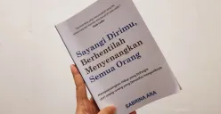 Buku "Sayangi Dirimu, Berhentilah Menyenangkan Semua Orang" (Foto: Penulis)