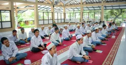 Santri di Indonesia. (Sumber: Unsplash/ Muhammad Azzam)