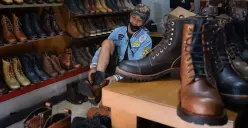 Pasar Cibaduyut telah lama dikenal sebagai sentra sepatu kulit berkualitas sejak 1920-an. (Sumber: Ayobandung.id)