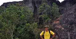 Gunungapi purba Nglanggeran dibentuk oleh endapan aglomerat. (Sumber: Dokumentasi Penulis | Foto: T Bachtiar)