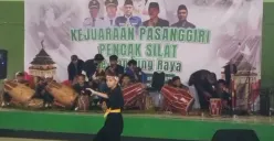 Penampilan Peserta Silat di Pasanggiri (Sumber: Dokumentasi Pribadi)
