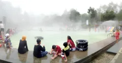 Pemandian Air Panas Cimanggu-- Bandung dengan lanskap alamnya yang memesona, terus menjadi panggung utama bagi wisata healing. (Sumber: Ayobandung.id | Foto: Eneng Reni Nuraisyah Jamil)