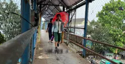 JPO Berkarat dan Berlubang Membahayakan Pelajar di Batas Kota Bandung–Cimahi, Tanggung Jawab Siapa?