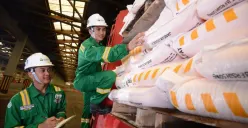 Rupiah Terus Melemah, Krisis Bahan Baku Industri Kian Parah   