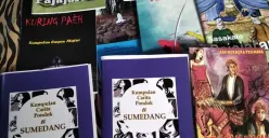 Buku-buku karya Aan Merdeka Permana. (Sumber: Dokumentasi Penulis)