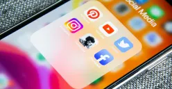 Media sosial dapat digunakan untuk memperluas pasar pelaku UMKM lokal. (Sumber: Adem AY on Unsplash)