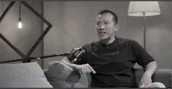 Diskusi Ustaz Felix Siauw pada kanal Youtube Raymond Chin. (Sumber: Youtube Raymond Chin)