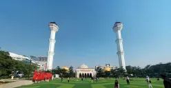 Masjid Raya Bandung. (Sumber: Wikimedia)