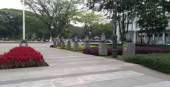 Halaman balai kota Bandung. (Sumber: dokpri | Foto: Sri Maryati)