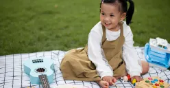 Ilustrasi. PAUD bukan sekadar tempat bermain, di balik aktivitas sederhana seperti bernyanyi atau menggambar, tersimpan proses pembentukan karakter. (Sumber: Freepik)