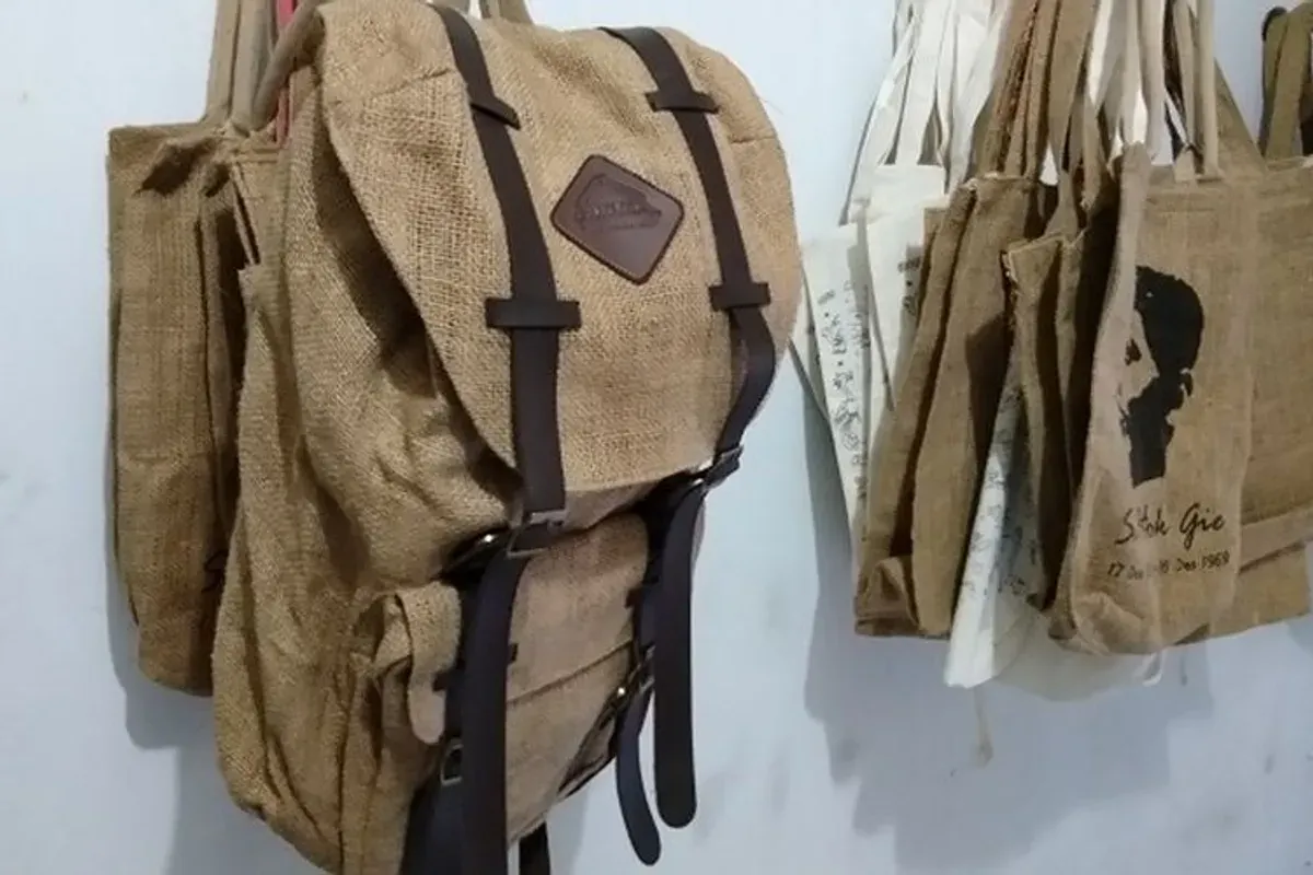 Produk Rumah Karung Goni (Foto: Dok. Ayobandung.com)