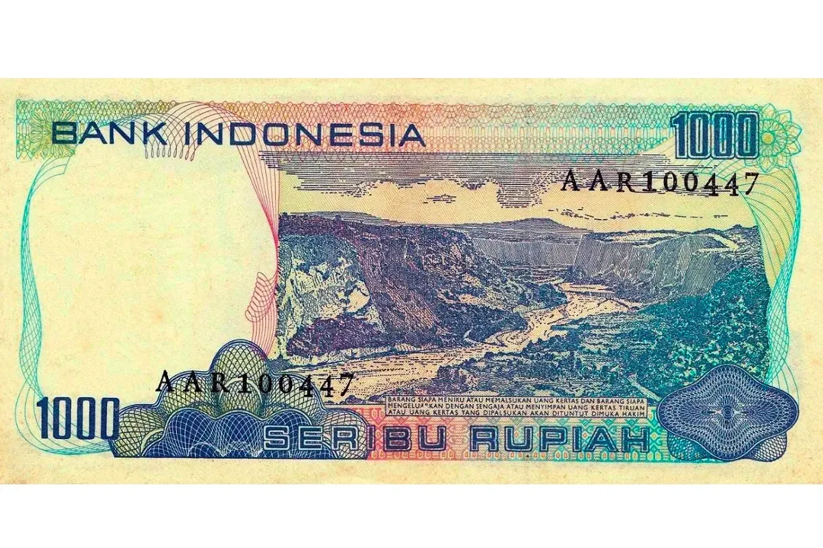 Gambar Ngarai Sianok dalam lembaran uang Rp1.000,00. (Sumber: Dokumentasi Penulis | Foto: T Bachtiar)