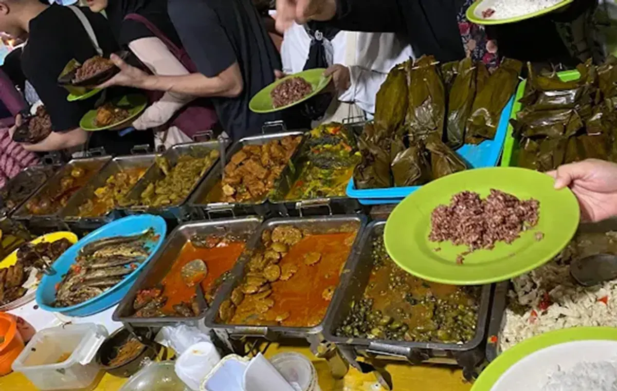 Menu di warung makan Bu Eha. (Foto: GMAPS Bu Eha)