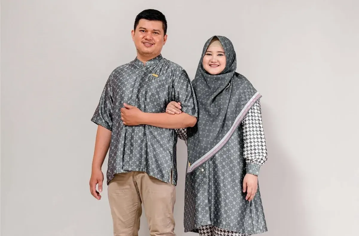 Founder sekaligus desainer utama Kiciks Muslimah, Dewi Permata Sari dan sang suami sekaligus CEO Kiciks Muslimah, Rosy Andreas. (Sumber: instagram.com/kiciks_muslimah)