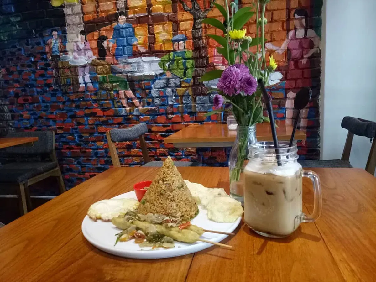 Bandung memang kota kuliner tapi Myloc menunjukkan bahwa kuliner bukan hanya soal rasa tapi juga medium ekspresi hingga ruang nostalgia. (Sumber: Ayobandung.id | Foto: Eneng Reni Nuraisyah Jamil)