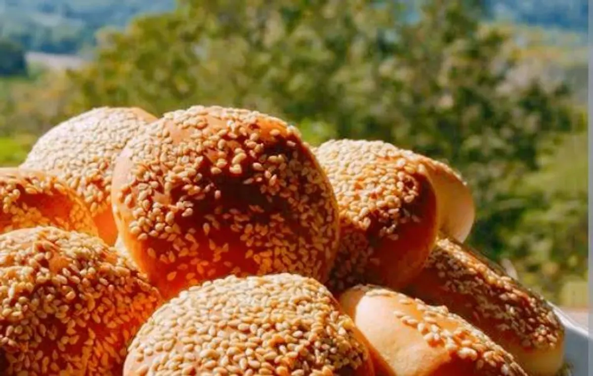 Roti Kompiang (Foto: Dok. Ayobandung.com)