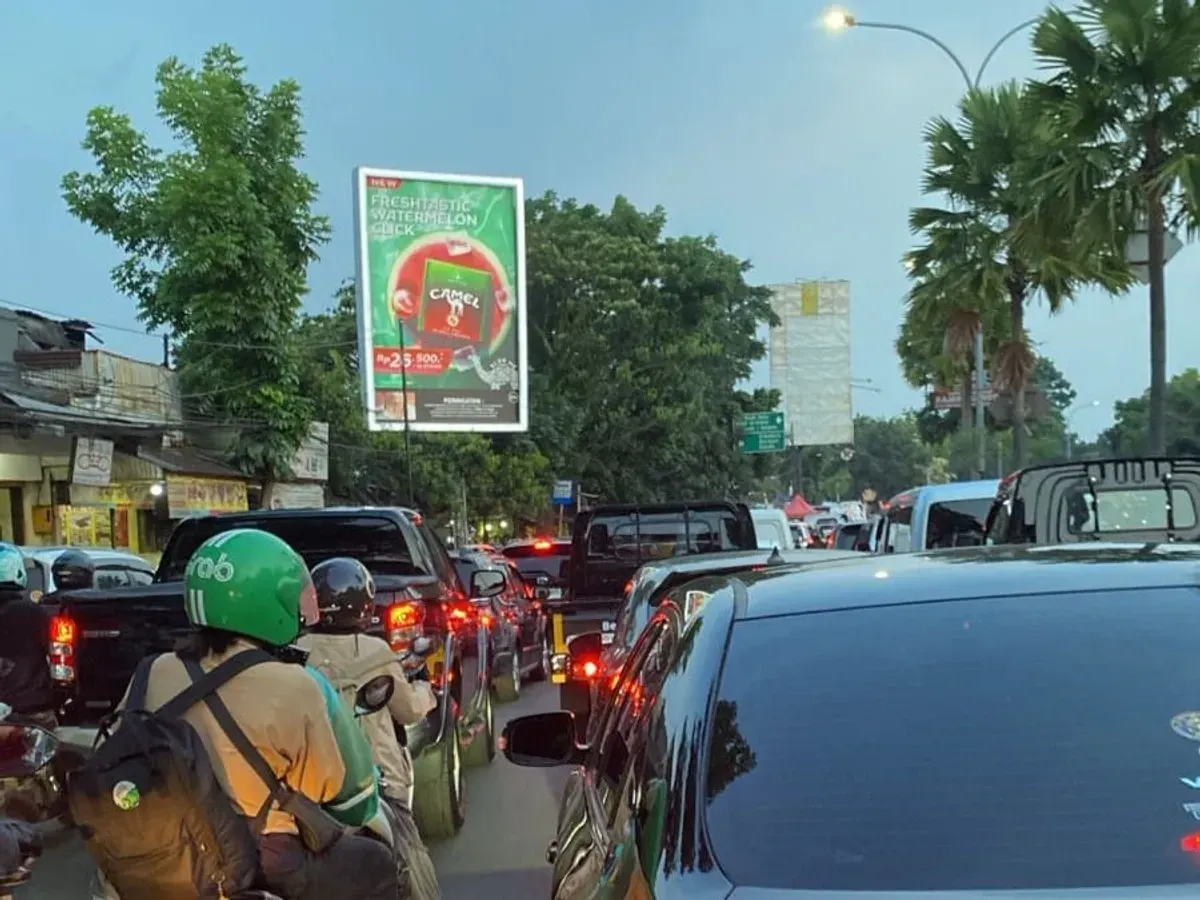 Kota Bandung kini dikenal sebagai kota yang kaya akan destinasi wisata. Namun, kemacetan yang parah menjadi masalah di setiap akhir pekan. (Dok. Penulis)