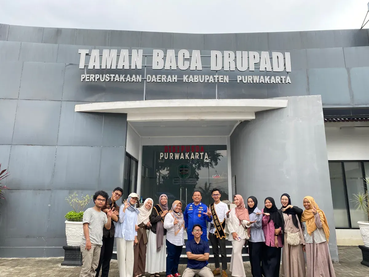 Kegiatan literasi berubah menjadi petualangan tak terduga, mulai dari seminar di Perpusda hingga jelajah museum. (Dokumentasi Penulis)