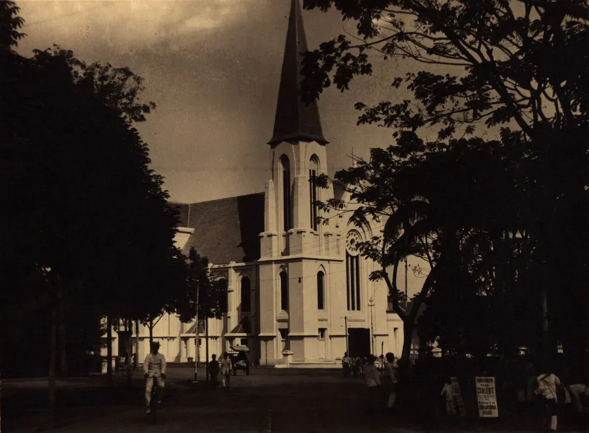 Gereja Katedral Santo Petrus Bandung (Sumber: KITLV)