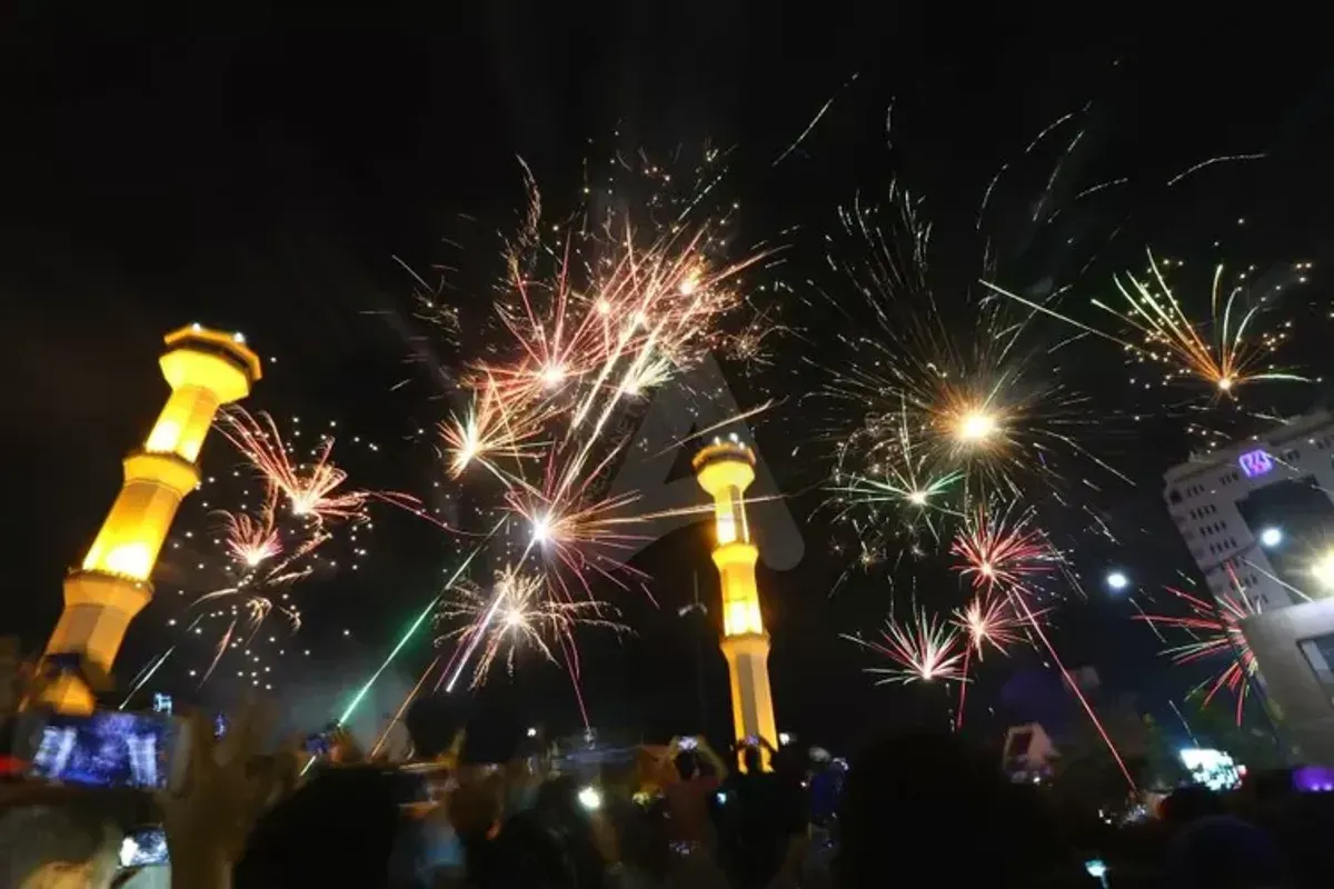 Ilustrasi keramaian tahun baru. (Sumber: Ayobandung.com | Foto: Irfan Al-Faritsi)