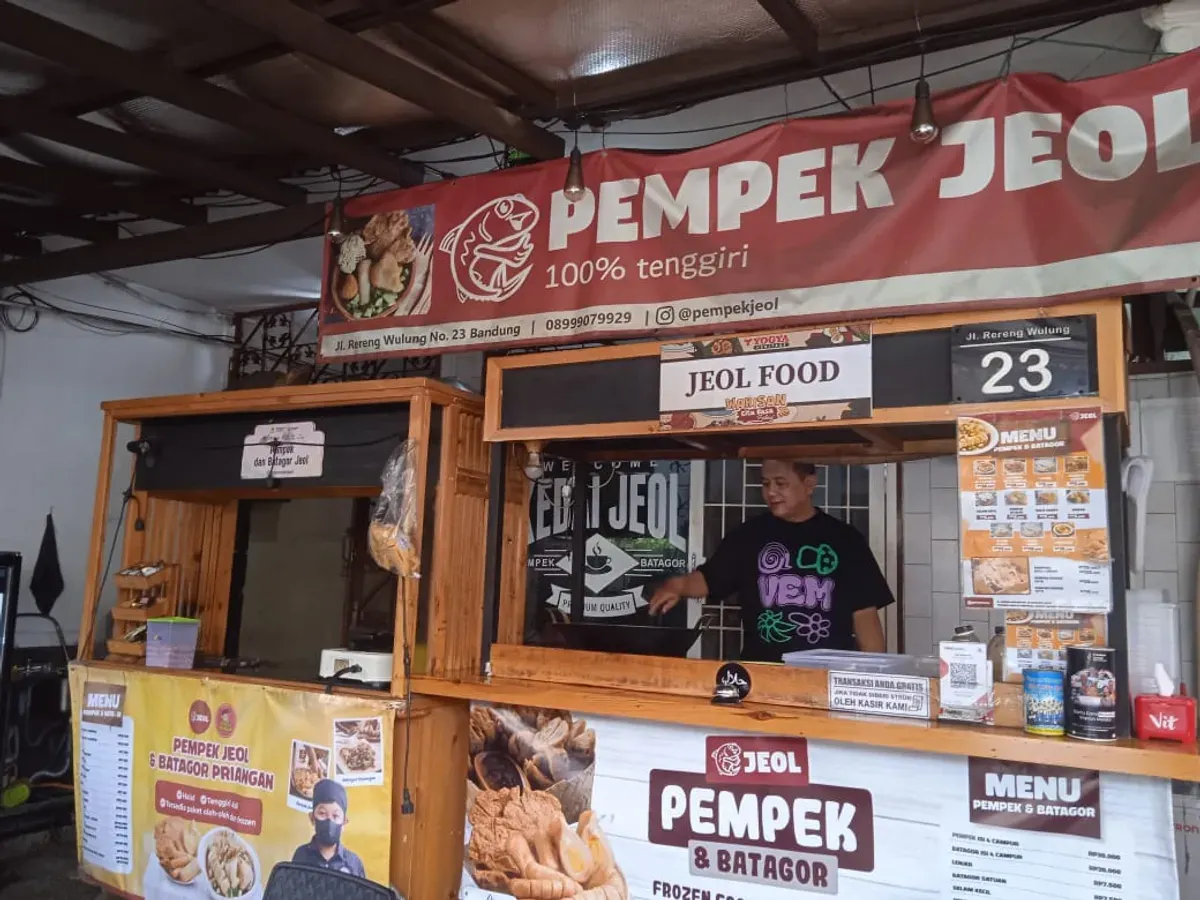 Produk Pempek Jeol dan Batagor Priangan. (Foto: Rizma)