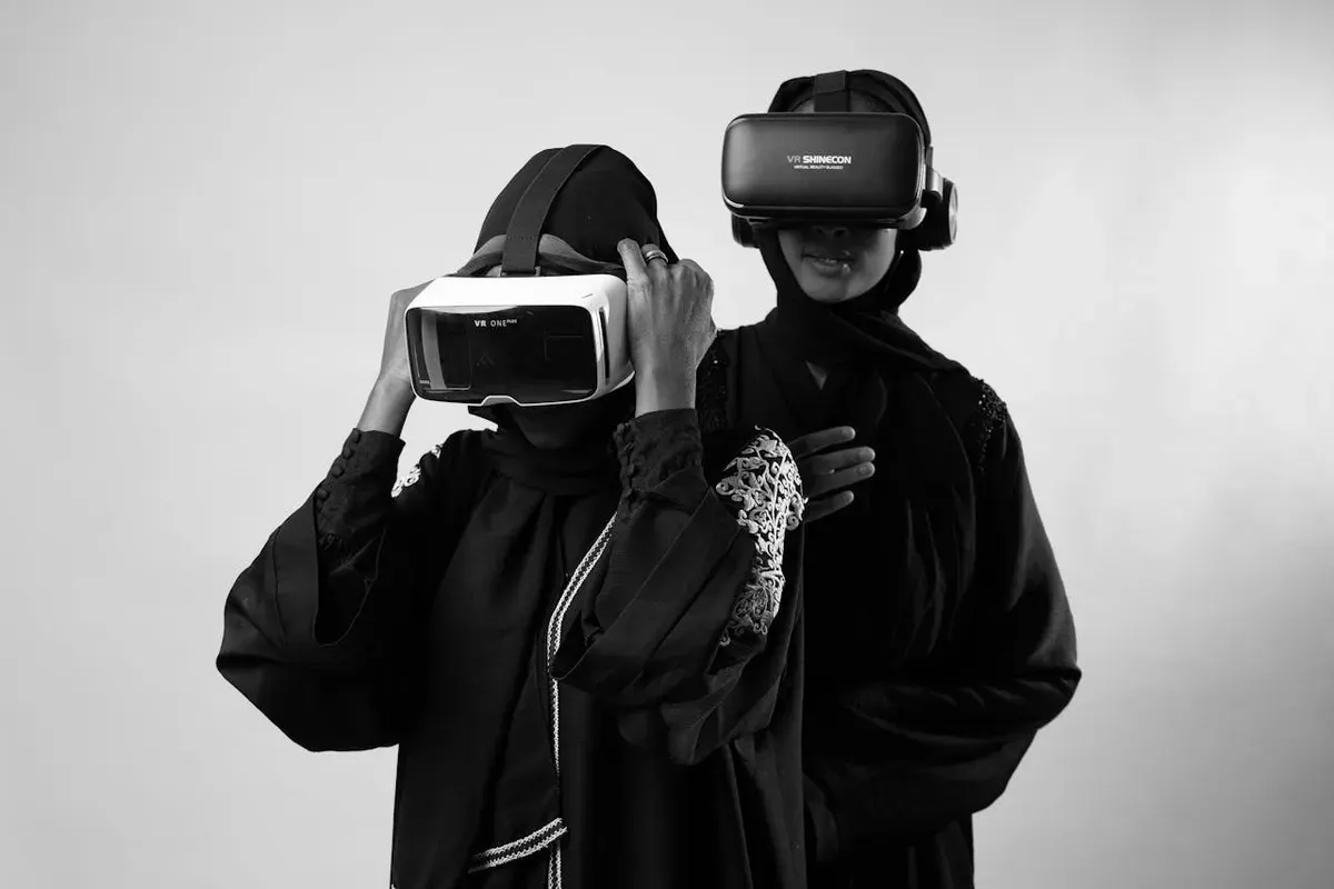 Konsep domestikasi teknologi membantu kita melihat bahwa hubungan manusia dan teknologi jauh lebih rumit. (Sumber: Pexels/Ila Bappa Ibrahim)