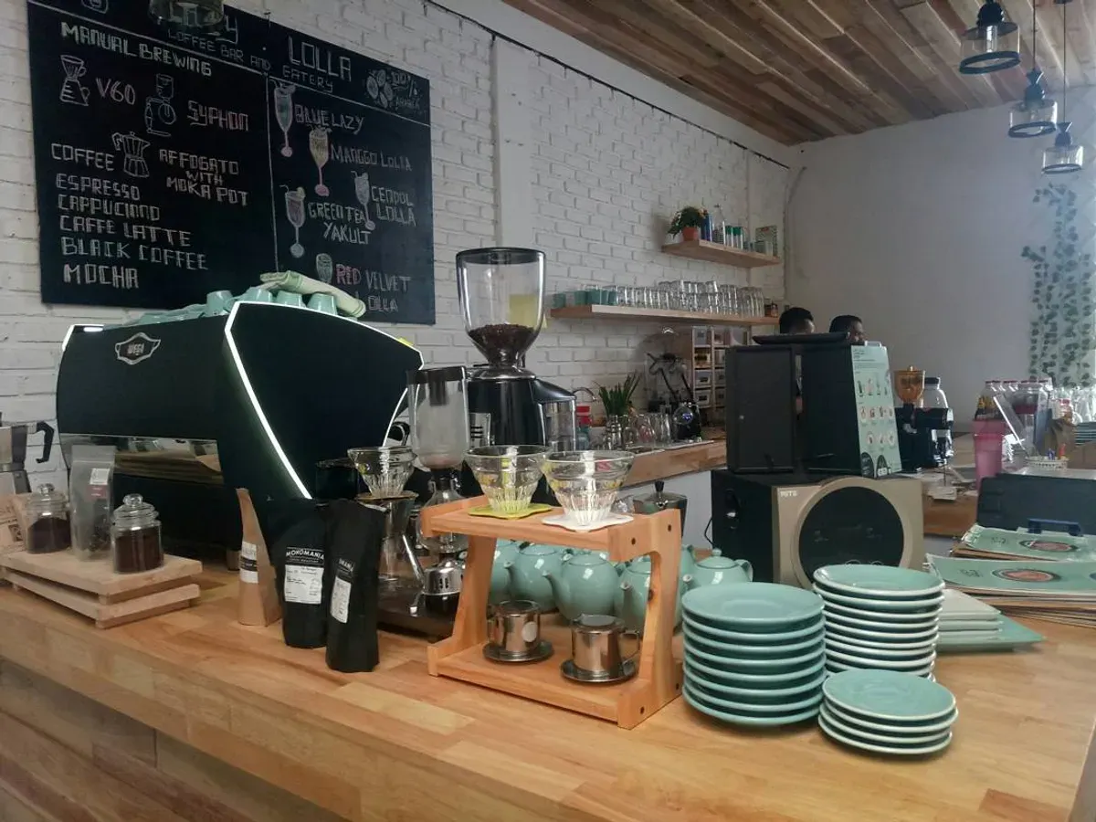 Berawal dari hobi berkeliling ke tempat unik di dalam dan luar negeri, Citra Puspita membawa pulang inspirasi yang akhirnya berwujud dalam Lazy Lola Coffee Bar and Eatery (Sumber: Ayobandung.id | Foto: Eneng Reni Nuraisyah Jamil)