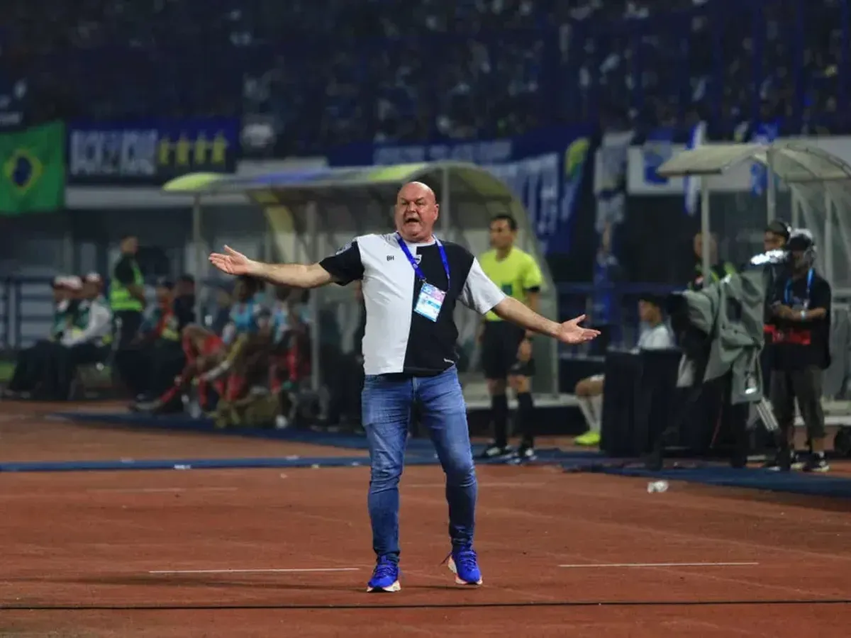 Bojan Hodak, Pelatih Persib. (Sumber: Ayobandung.id | Foto: Irfan Al-Faritsi)