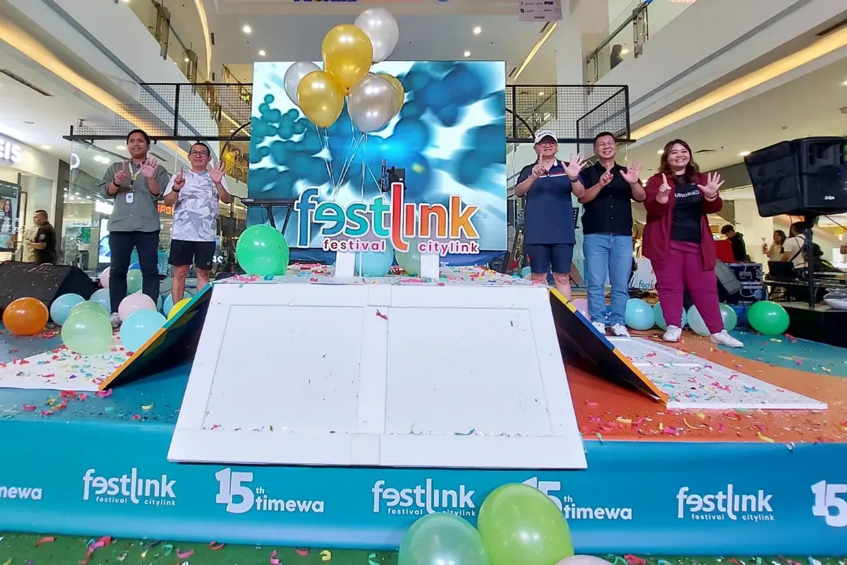 Perubahan perilaku konsumen, menuntut mal yang dulunya menjadi destinasi utama kini harus bersaing dengan kenyamanan belanja daring dan tuntutan pengalaman lebih personal. (Sumber: Ayobandung.id | Foto: Eneng Reni Nuraisyah Jamil)