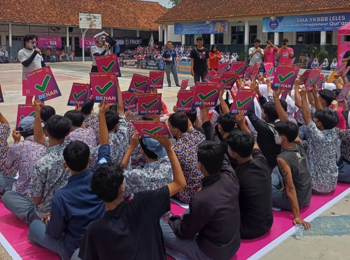 Lahir dalam era konektivitas tinggi, Gen Z tumbuh bersama internet, media sosial, dan perangkat pintar yang menjadi bagian tak terpisahkan dari keseharian. (Sumber: Ayobandung.id | Foto: Eneng Reni Nuraisyah Jamil)