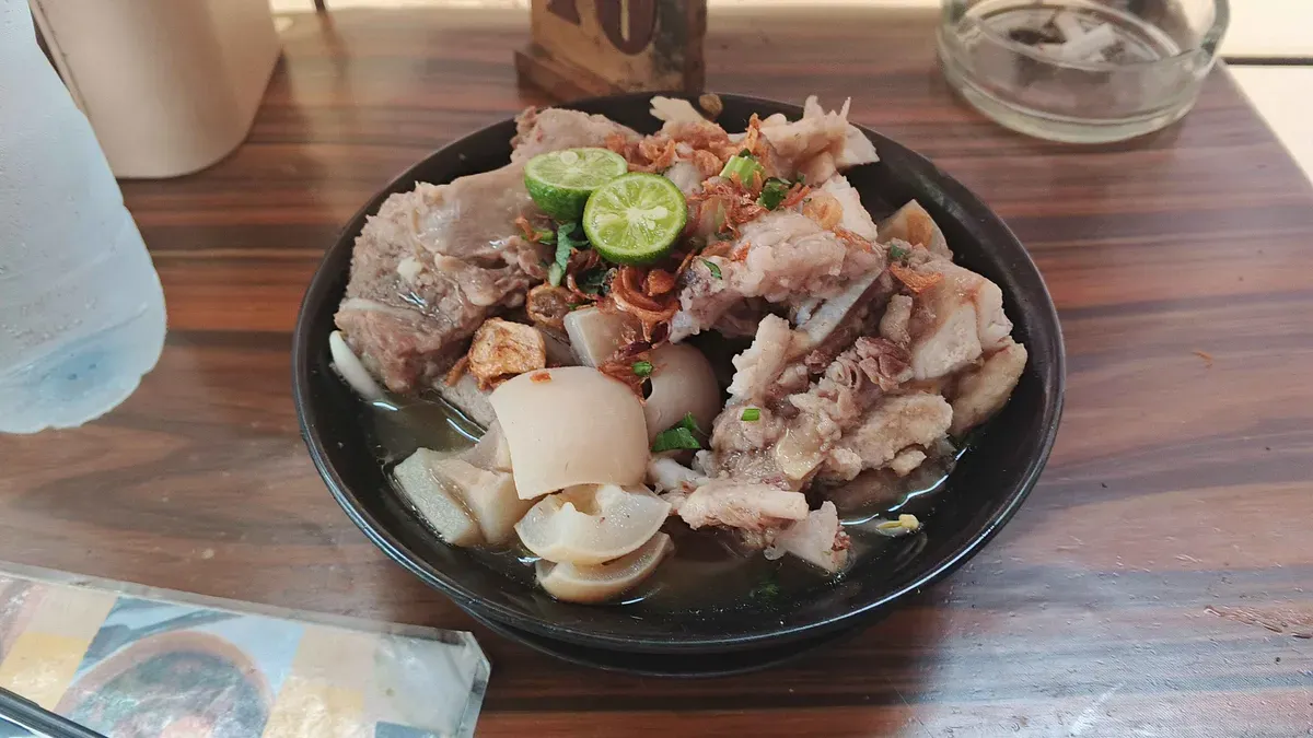 Menu  Spesial Warung Mie Kocok Igaan Soreang (Sumber: Dokumentasi Penulis | Foto: Dias Ashari)