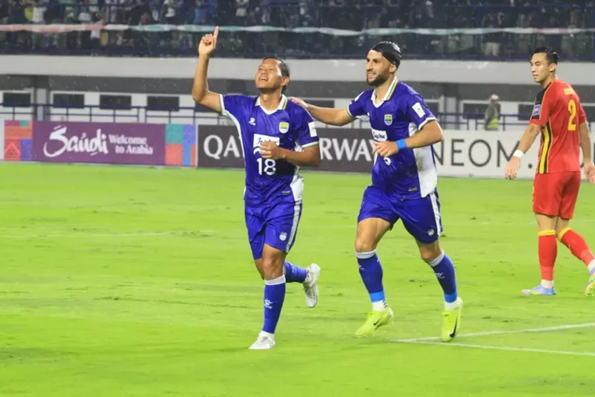 Pemain Persib Bandung, Adam Alis. (Sumber: Ayobandung.id | Foto: Arif Rahman)