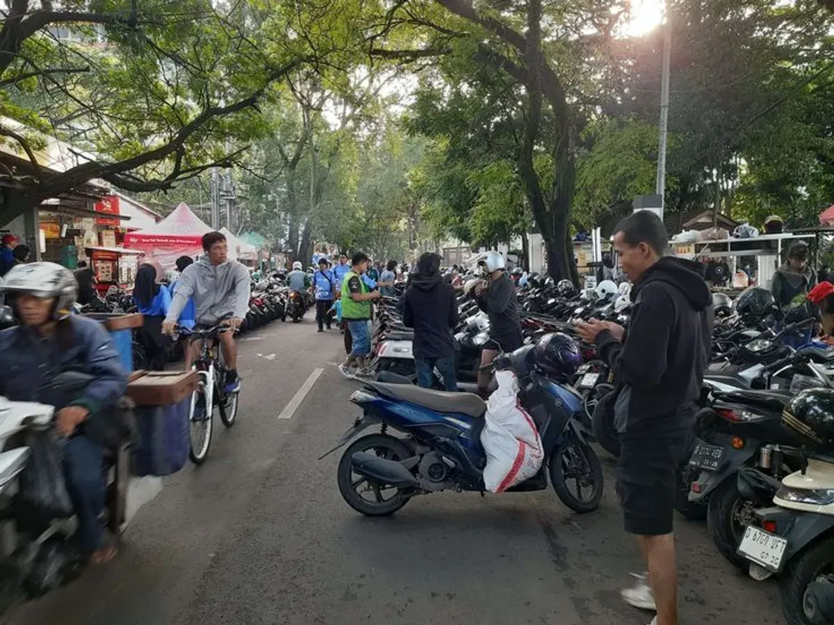 Parkir Liar kepada Peserta AHY Fun Run 5K di Lapangan Saparua Bandung (Sumber: Printerest)