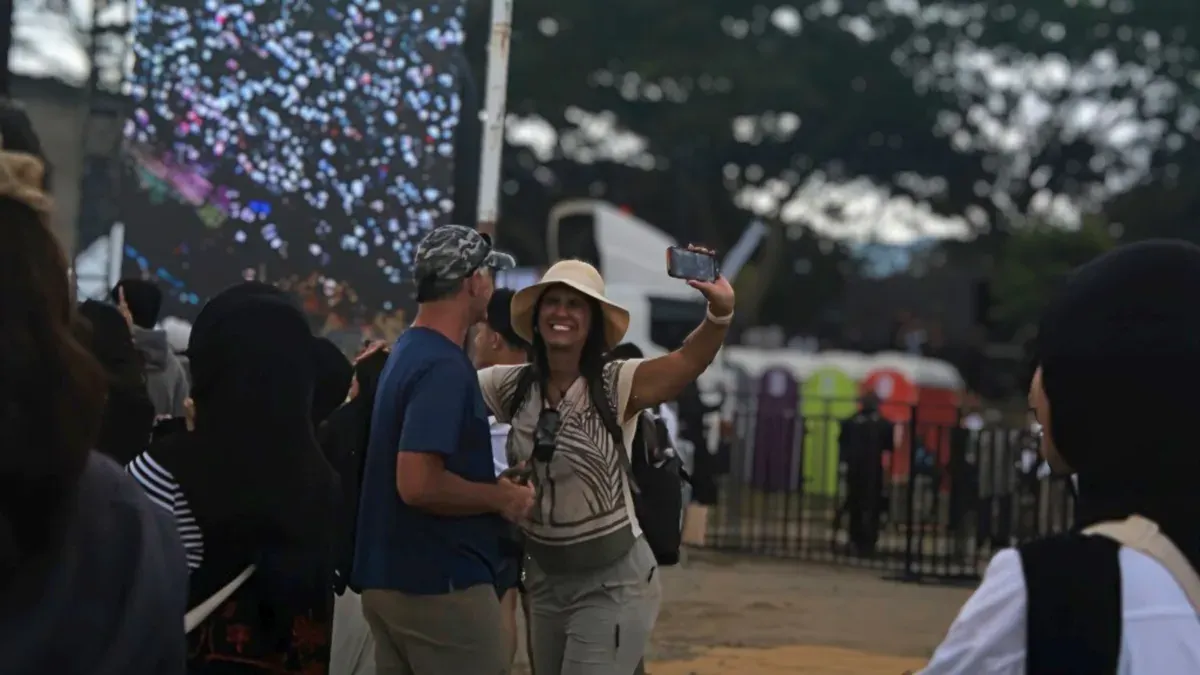 Wisatawan mancanegara hadir di West Java Festival 2025 (Foto: Demas Reyhan Adritama)