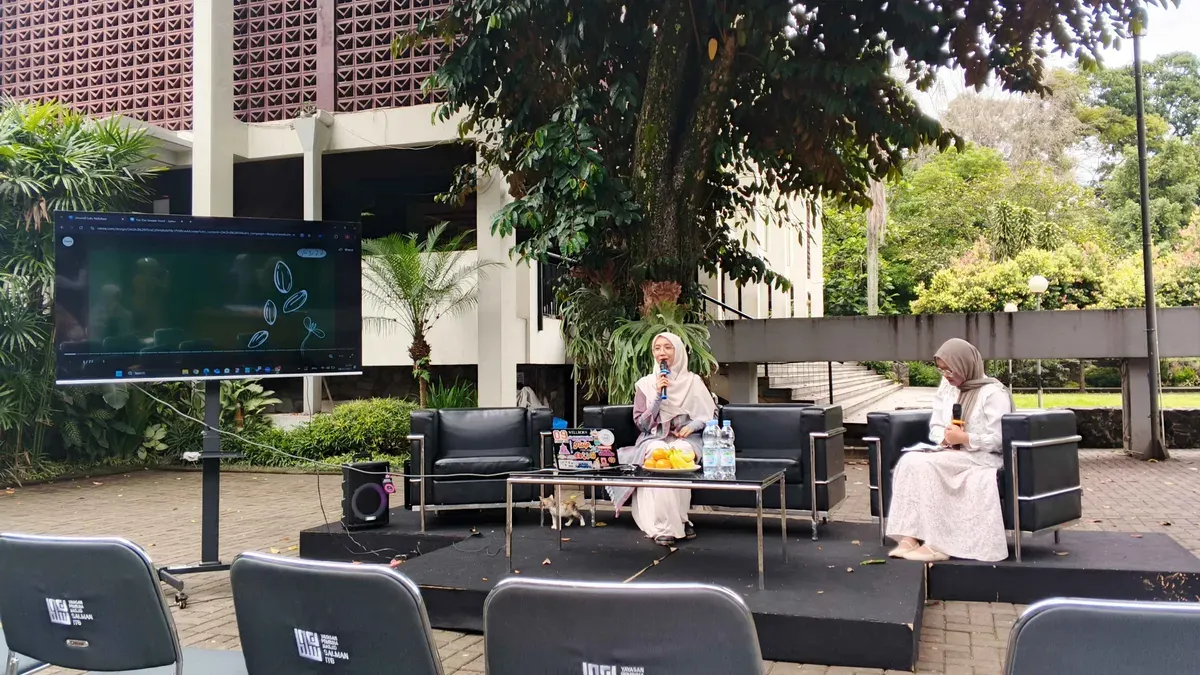 Salah satu Pembicara dalam Pra Event Veritas 2 Salman ITB, Sabtu, (8/11/2025) (Sumber: Dokumentasi Penulis | Foto: Dias Ashari)